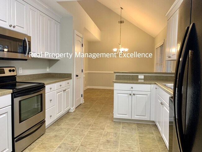 Foto del edificio - Spacious Corner Lot Ranch in Princeton, Fe...