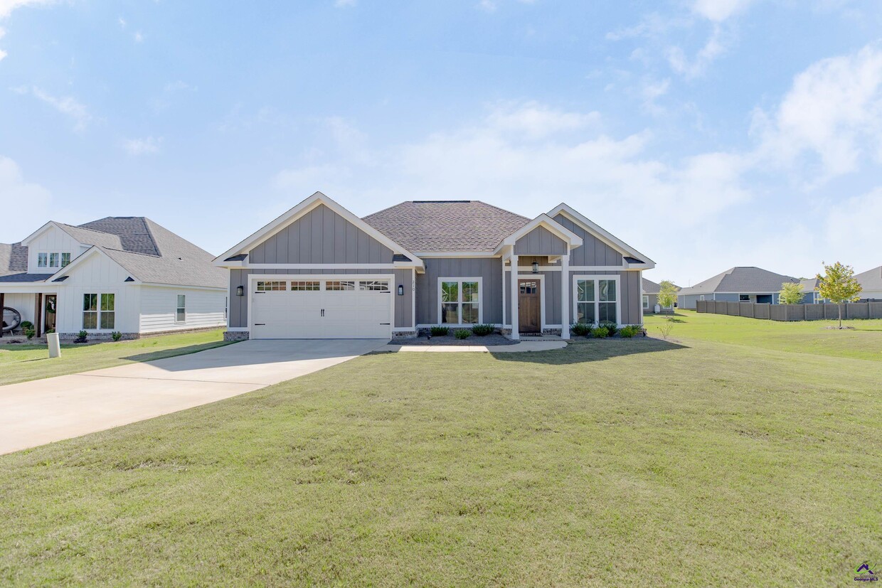 Primary Photo - 210 Saraland Trl