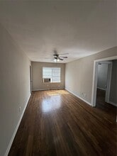 Building Photo - 5010 Ennis St