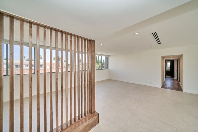 Foto del edificio - 145 S Maple Dr