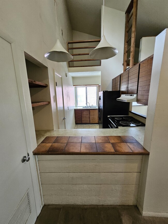 Building Photo - 2885 Par Ln