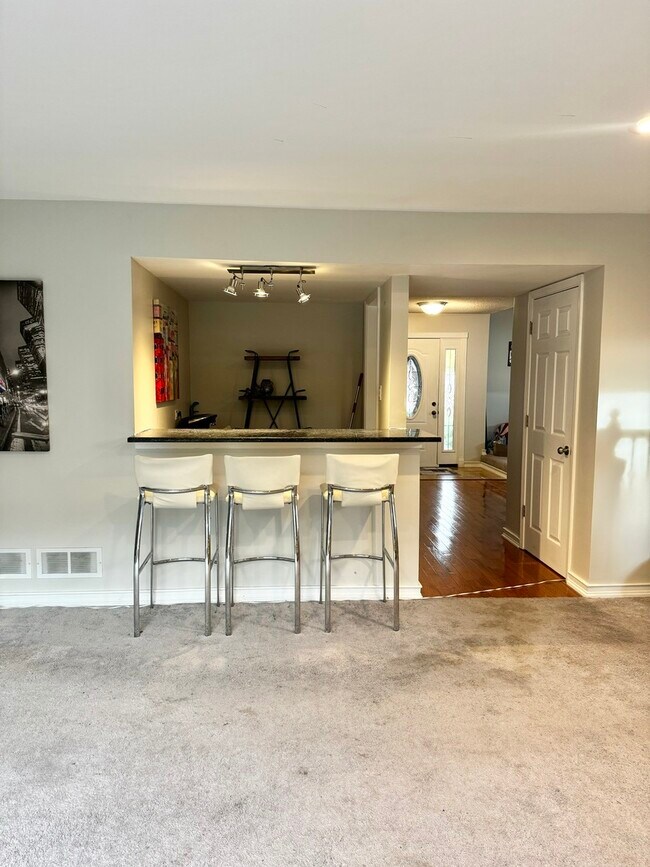 Foto del edificio - 15706 Walnut Ct