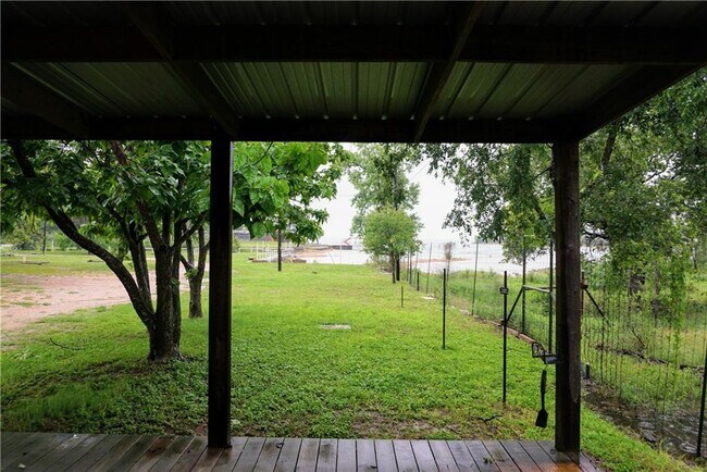 Building Photo - 208 Boulder Dr