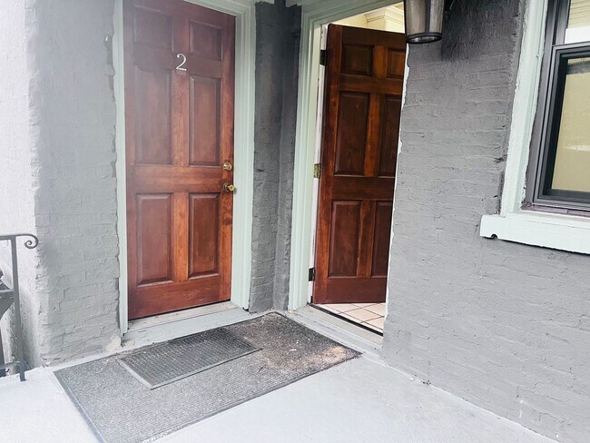 Foto del edificio - 845 Western Ave