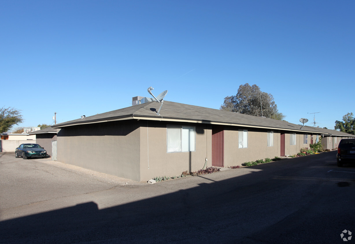 Building Photo - Campbell Village Apartments