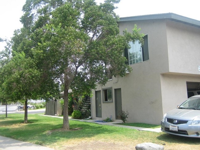 Building Photo - 3900 E Riverdale Ave