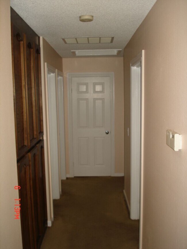 Foto del edificio - 626 Kinglet St
