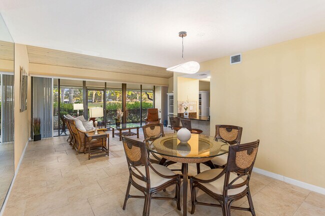 Foto del edificio - 229 Old Meadow Way