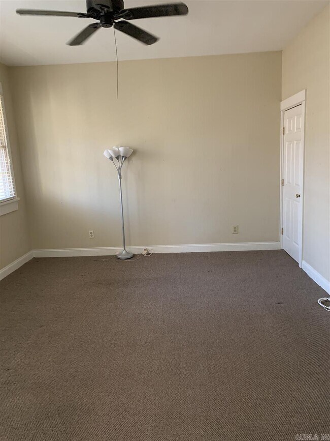 Foto del edificio - 303 Rosetta St