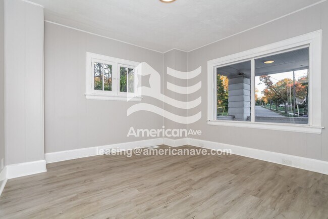 Foto del edificio - 3619 Norwich Ave