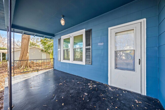 Foto del edificio - Freshly painted 3-bed, 2-bath home in the firestone are of Gastonia!