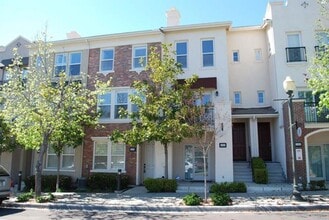 Building Photo - 1248 San Elijo Rd S