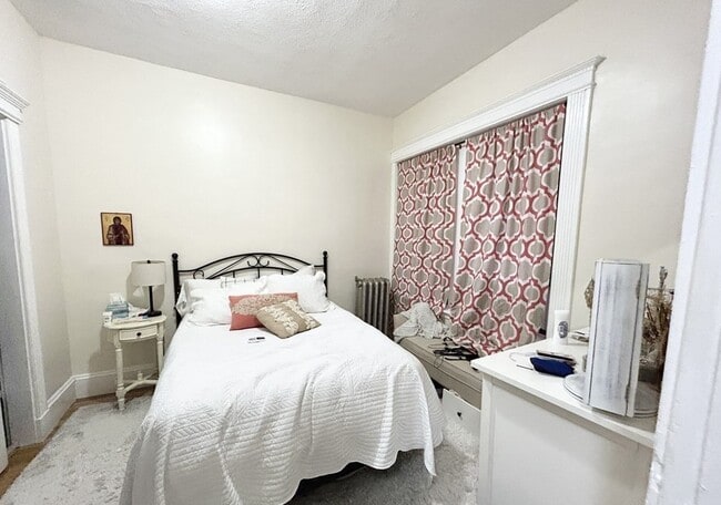 Building Photo - 39 Hemenway St