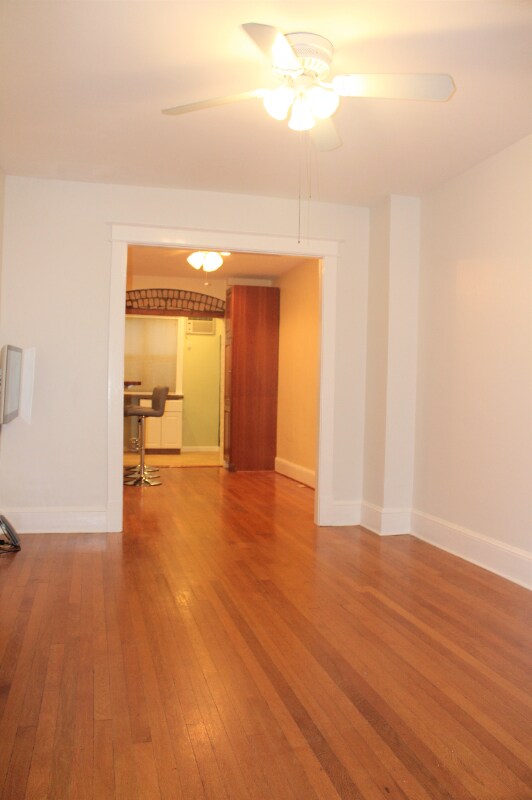 Building Photo - 1121 Oates St NE