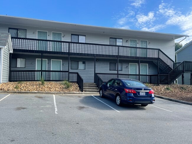 Pepper Tree on Trinity Ave - Pepper Tree Apartments