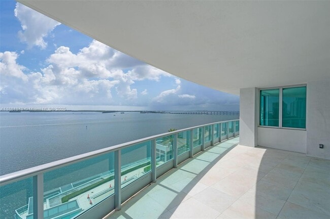 Building Photo - 1331 Brickell Bay Dr
