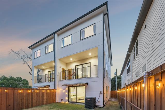 Building Photo - 909 Bayonne St