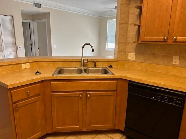 Foto del edificio - 9833 Baywinds Blvd