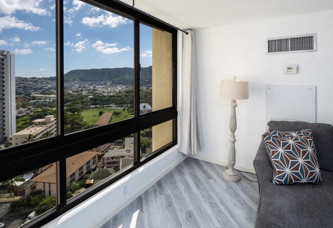 Floor to ceiling window - 300 Wai Nani Way