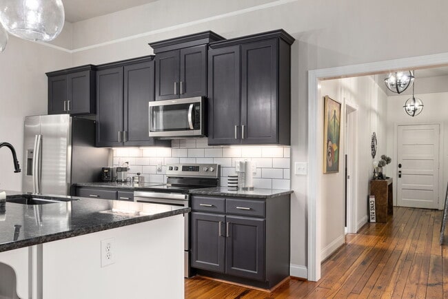 Foto del edificio - 813 Brewer Ave