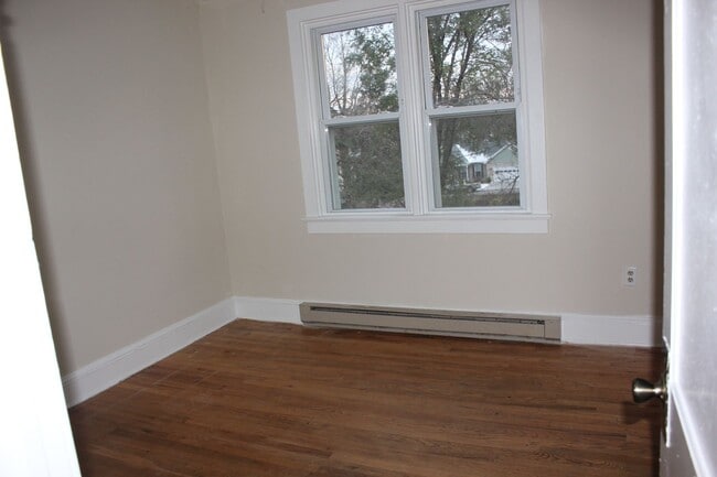 Building Photo - Apartment for Rent in Woodstock