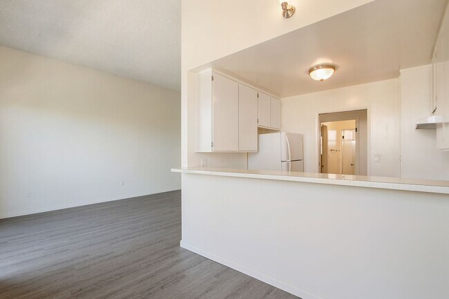 Building Photo - 230 Pacific St