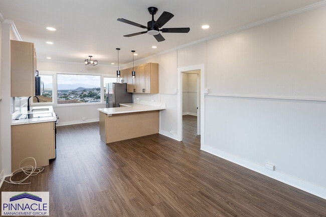 Foto del edificio - 2130 Skyline Dr