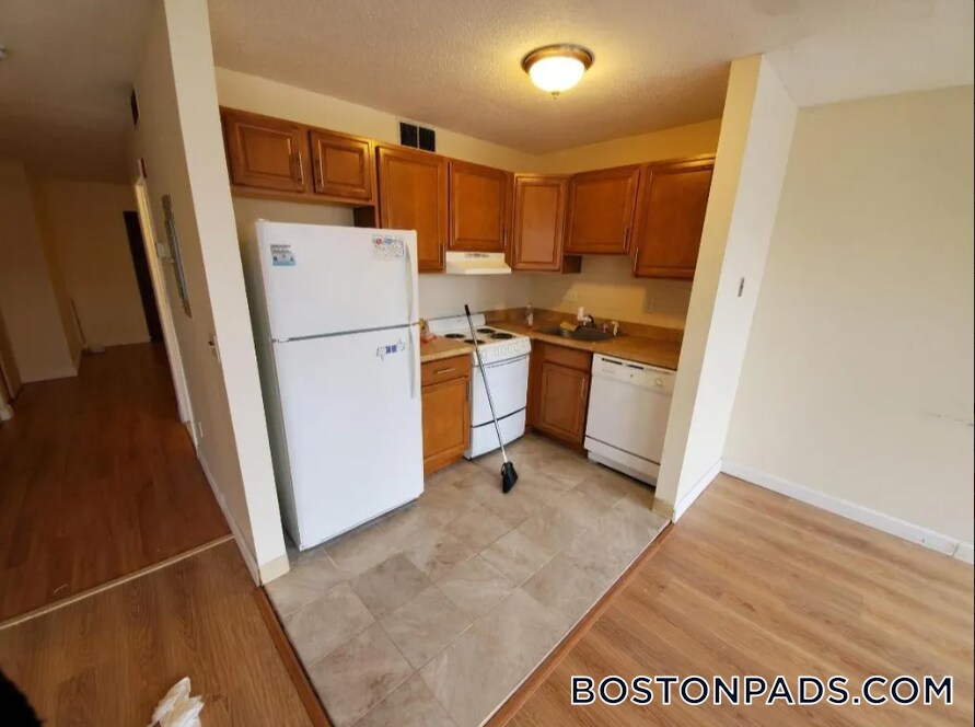 Building Photo - 1088 Boylston St
