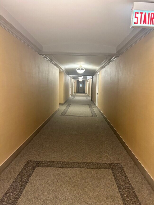 Foto del edificio - 5300 S Shore Dr