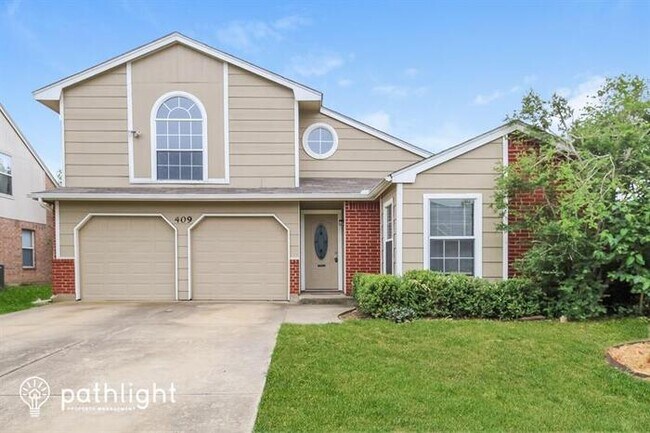 Building Photo - 409 Meadow St, Saginaw, TX, 76179