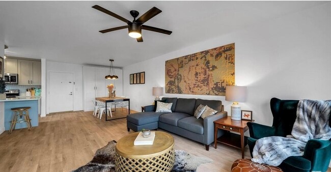 Foto del edificio - 7742 Redlands St