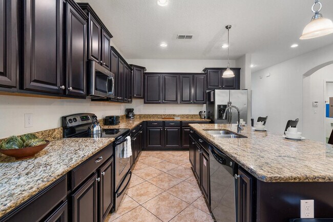 Building Photo - 8931 Cuban Palm Rd