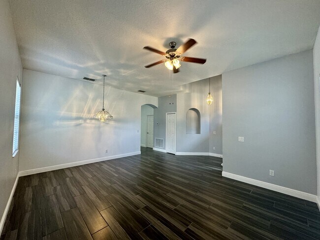 Foto del edificio - 11056 Dawnview Ln