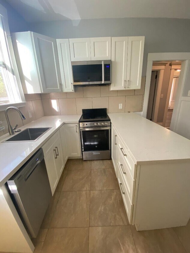 Foto principal - 2345 Fulton St
