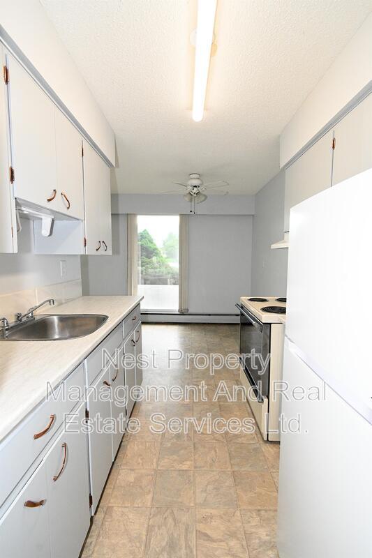 Building Photo - 879 Johnson St