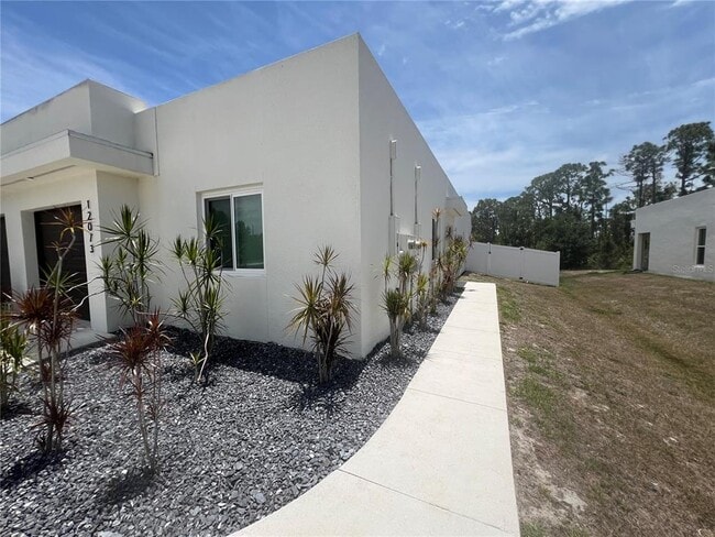 Foto del edificio - 12073 Henley Ave