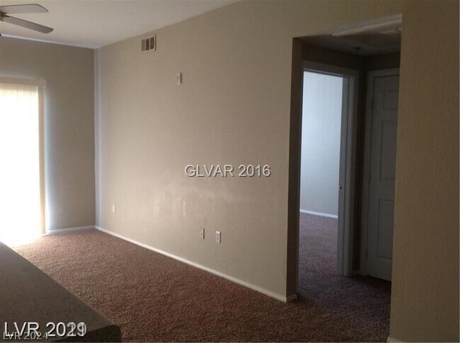 Foto del edificio - 6955 N Durango Dr