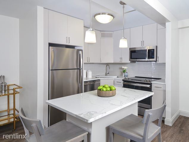 Foto del edificio - 1 br, 1 bath Apartment - 301 W Grand Ave