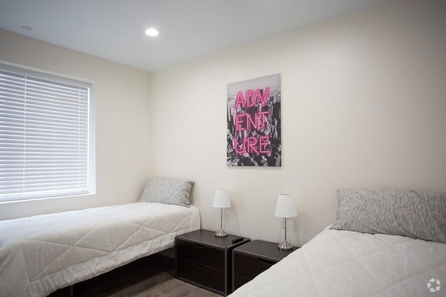 Building Photo - Avalon