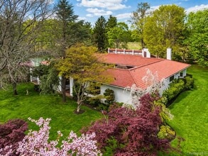 Building Photo - 8 Plaka Ct