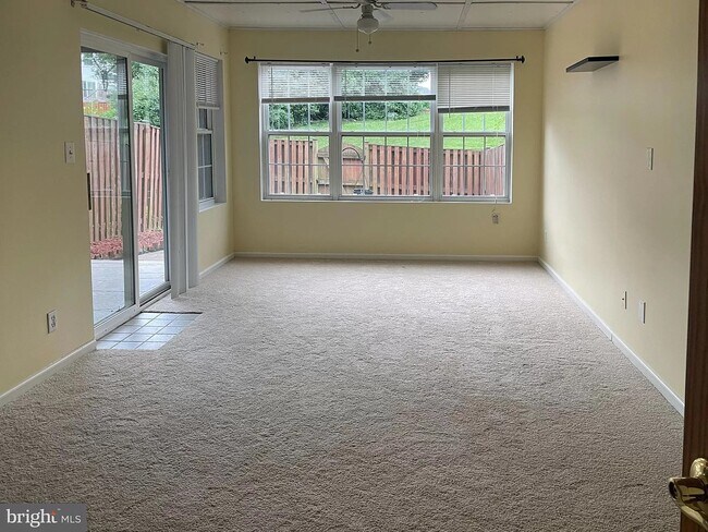 Building Photo - 9418 Black Hawk Ct