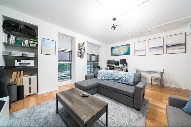 Foto del edificio - 689 Marin Blvd