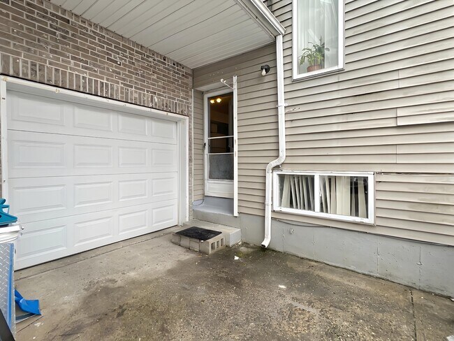 Foto del edificio - 49 Latourette Ln