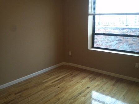 Building Photo - 320 E 94th St