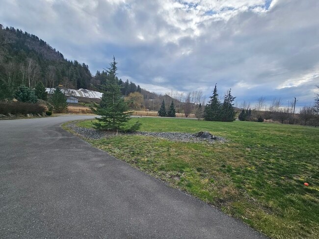 Photo du bâtiment - 6230 Bradner Ln