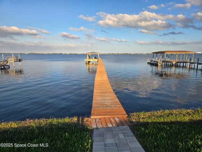 Foto del edificio - 0000 Pineapple Ave