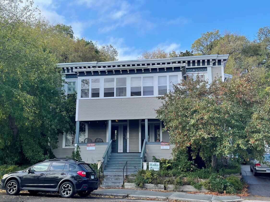Primary Photo - 445 Grand Ave