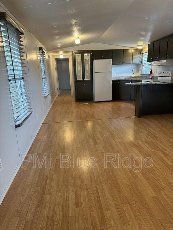 Building Photo - 346 Friendly Cir