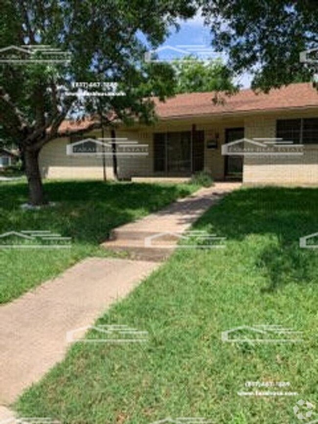 Building Photo - 7801 Regency Ln