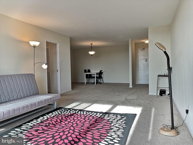 Foto del edificio - 5101 River Rd